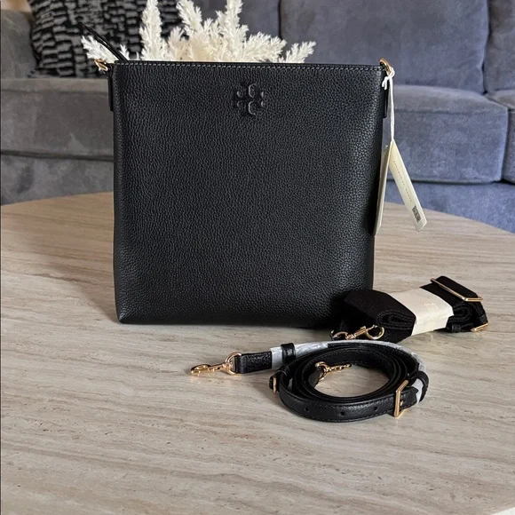NWT , Tory Burch thea swingpack Black Crossbody Bag with Gold Accents - Picture 3 of 12